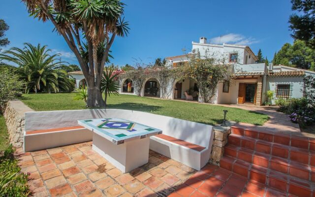 Finca Raiz - modern, well-equipped villa with private pool in Moraira