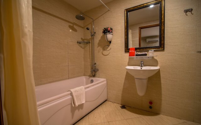 Premium White Lion Hotel