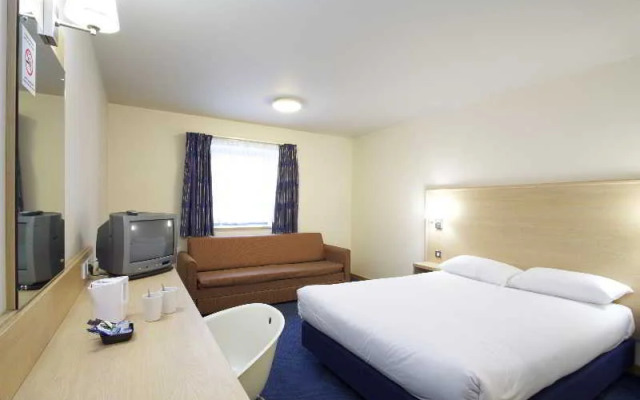 Travelodge Birmingham Central Broadway Plaza Hotel