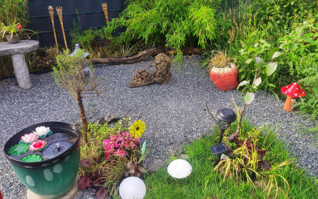 Uni, FH, Gesundheits Campus nähe, Zimmer mit Garten & Terrasse