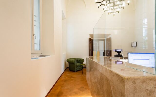 Bonacolsi Collection , Mantegna Hotels