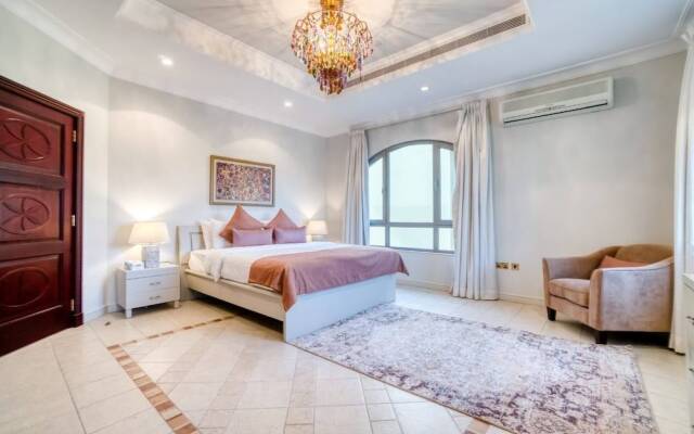 Private 5 Bedrooms Villa With Pool