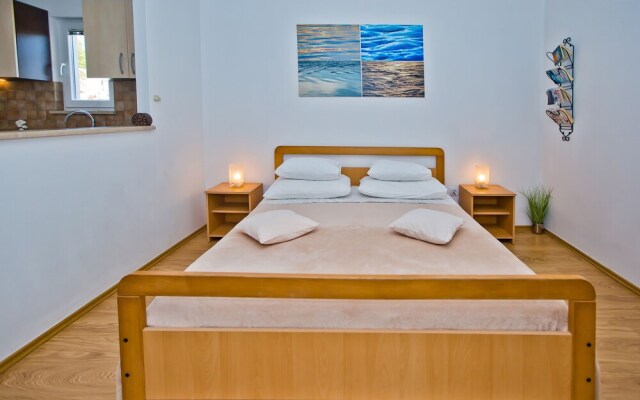 Apartments Nina Hvar town