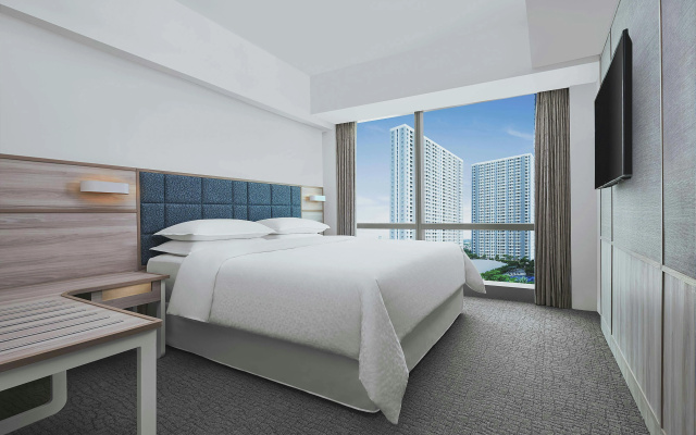Four Points by Sheraton Surabaya, Pakuwon Indah – Guest Rooms – Surabaya