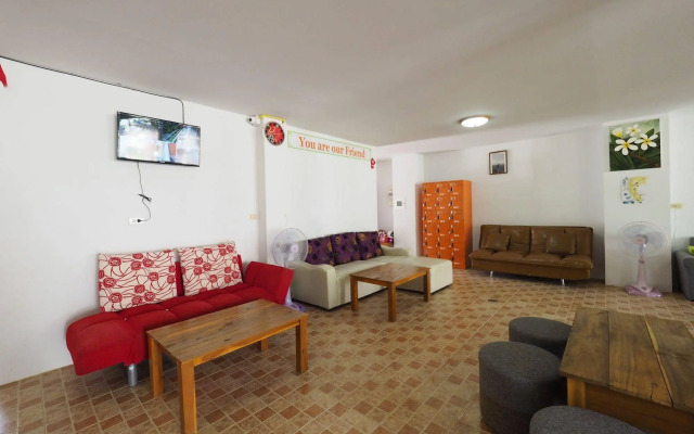 Fan Dee Hostel