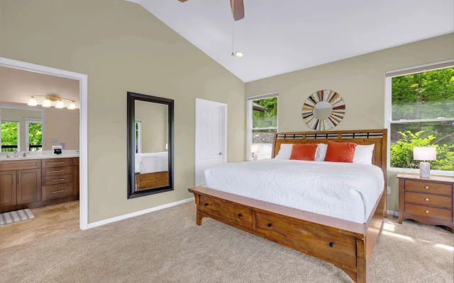 Trails End Hideaway Waterfront