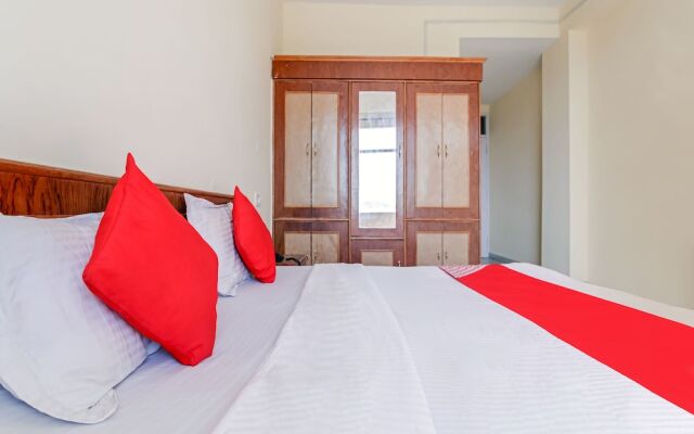 OYO 7483 Hotel Modgil