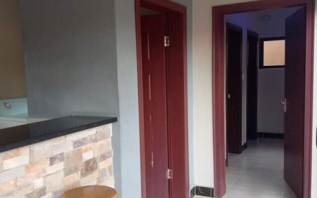 Bedroomed Fully Furnished Apartment Near East Park Mall