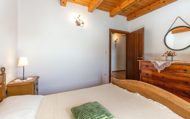 Beautiful Home in Malinska With Wifi and 3 Bedrooms