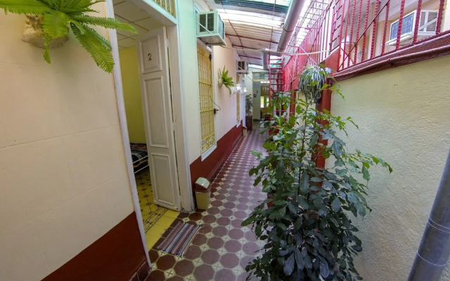 Hostal Colon 271