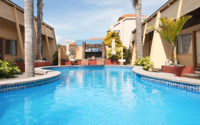 Oasis Beach Motel