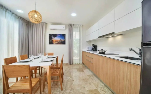 2 Bedroom apartment with 2 Pools, Wifi & GYM