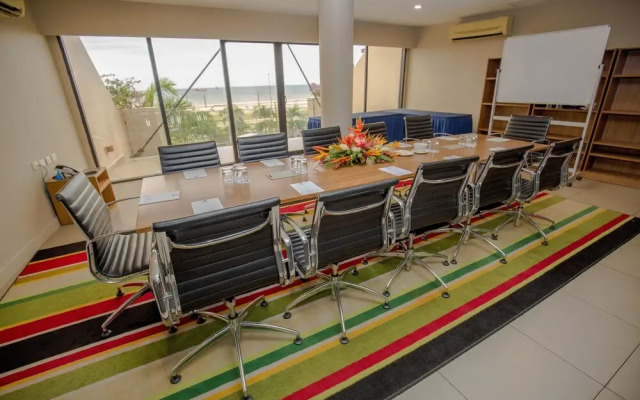 Ela Beach Hotel & Apartments