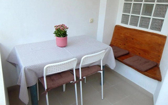 Apartments with a parking space Omis - 5988