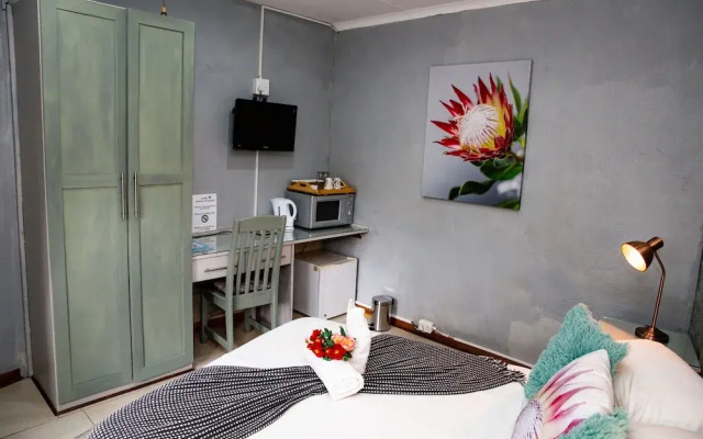 Woodpecker Guesthouse
