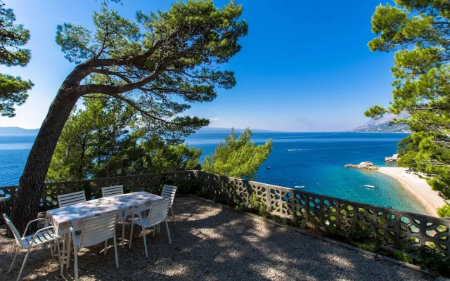 Anka - Amazing Location - Sa10