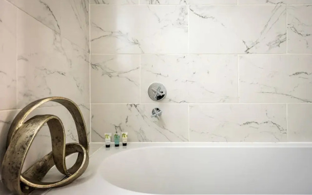 Park Lane 4-bed Huge Designer pad