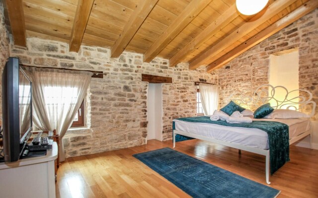 Awesome Home in Bale With 3 Bedrooms and Wifi