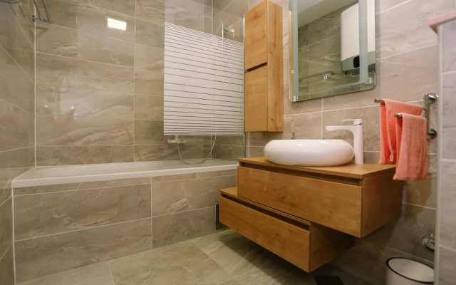 Trogir Stylish Apartment With Balcony and Sea View