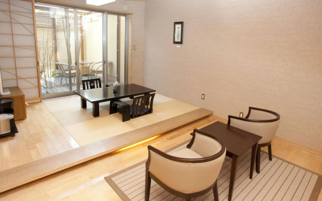 Yufuin Kutsurogi no Yado Nanakawa