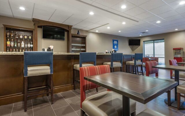 Comfort Suites Bridgeport - Clarksburg