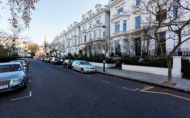 Pembridge Square Garden