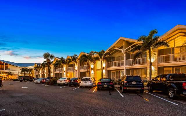 Best Western Plus Yacht Harbor Inn
