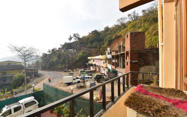 Oyo 28322 Hotel Paradise