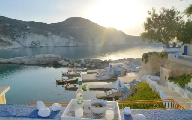 Milos Accommodations Rentals