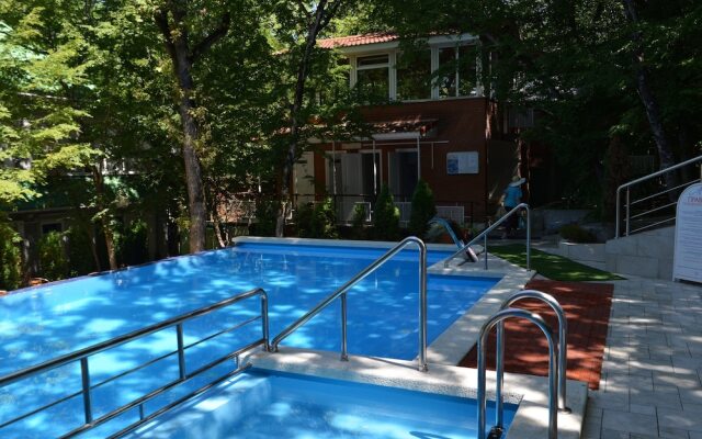 Hotel complex Villa Alla