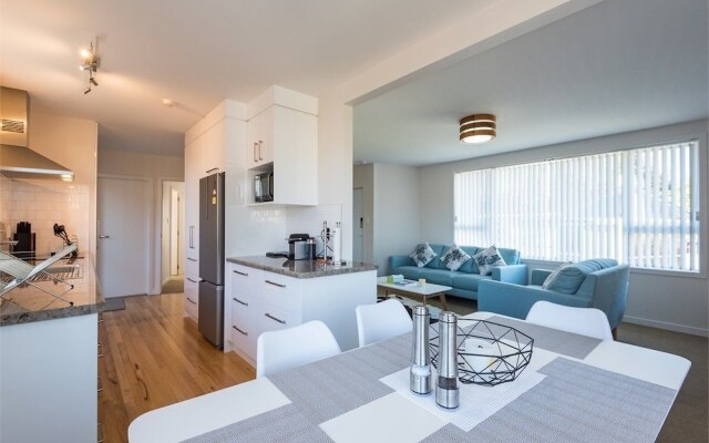 Awesome Modern Rotorua House