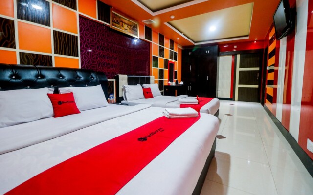 RedDoorz Plus near DC Mall Batam