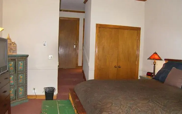 RedAwning Village Suites #350