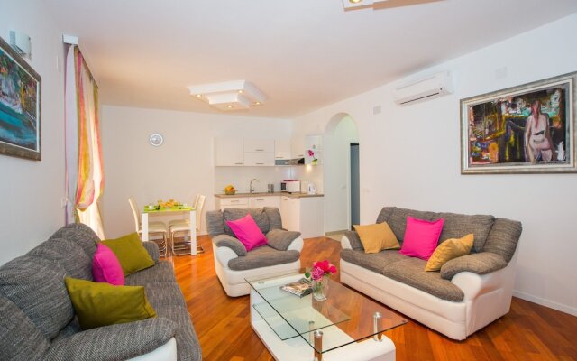 City Apartments Lani