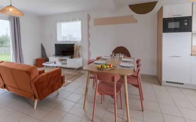 Charming House 300m From the sea