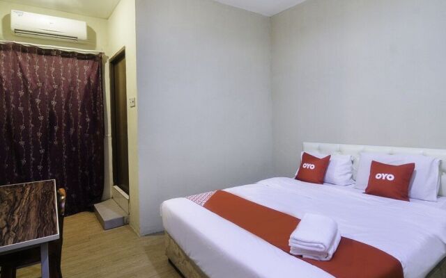 Oyo 44017 Lc Premium Stay