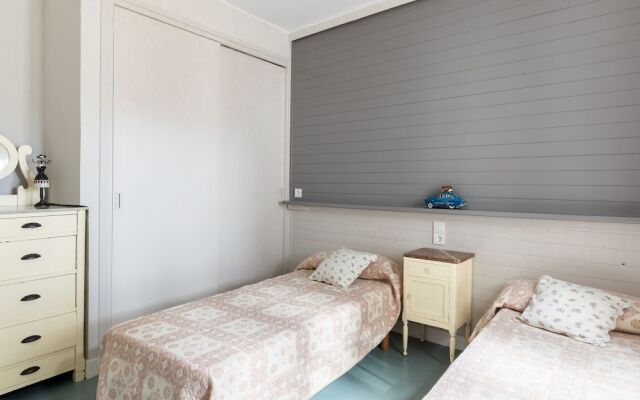 Comfy Holiday Home in L'escala With Garden