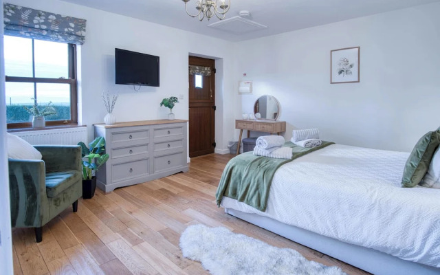 The Beacon - 3 Bed - Ludchurch