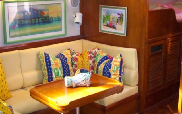 Dream Lover Boat and Breakfast