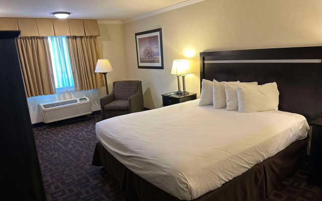 Best Western Plus Inn of Hayward