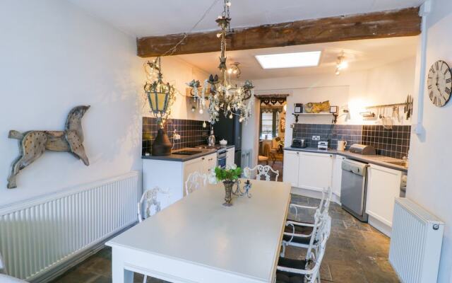 19A Kingshead Street