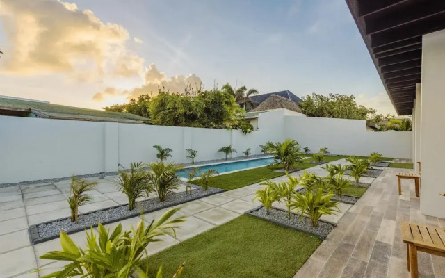 Cozy One Bedroom Apartment With Pool Koyari