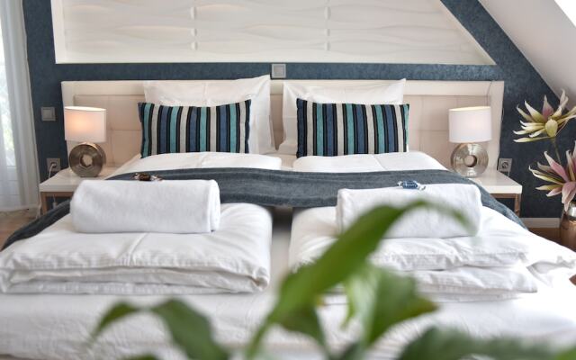 Hillside Premium Apartments