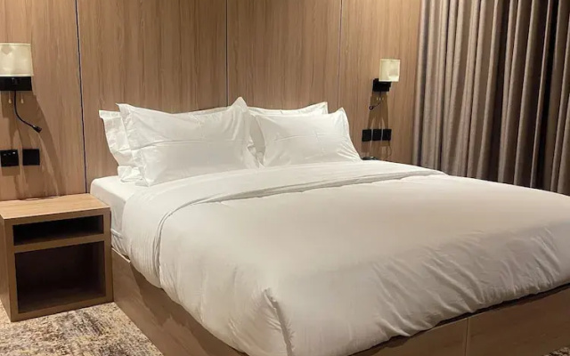 Lyvan Hotel