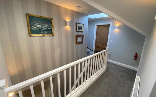East Llanteg Guest House