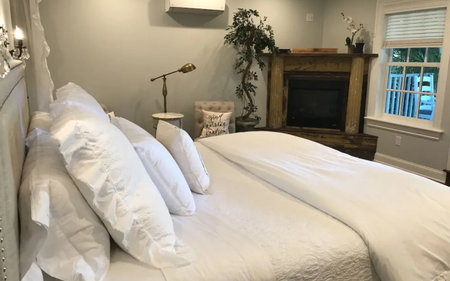 Chateau Rooms