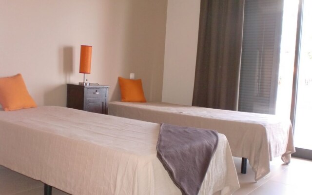 House In Calheta Beach - Best Location In Calheta