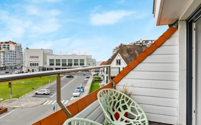 Spacious Duplex Apartment in the Center of Knokke