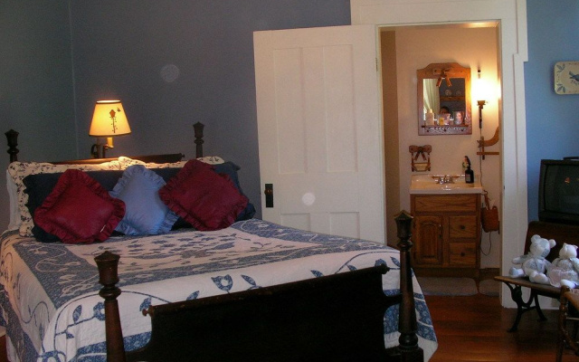 The Pines of Dresden B&B