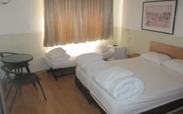 TLV Apartment 77